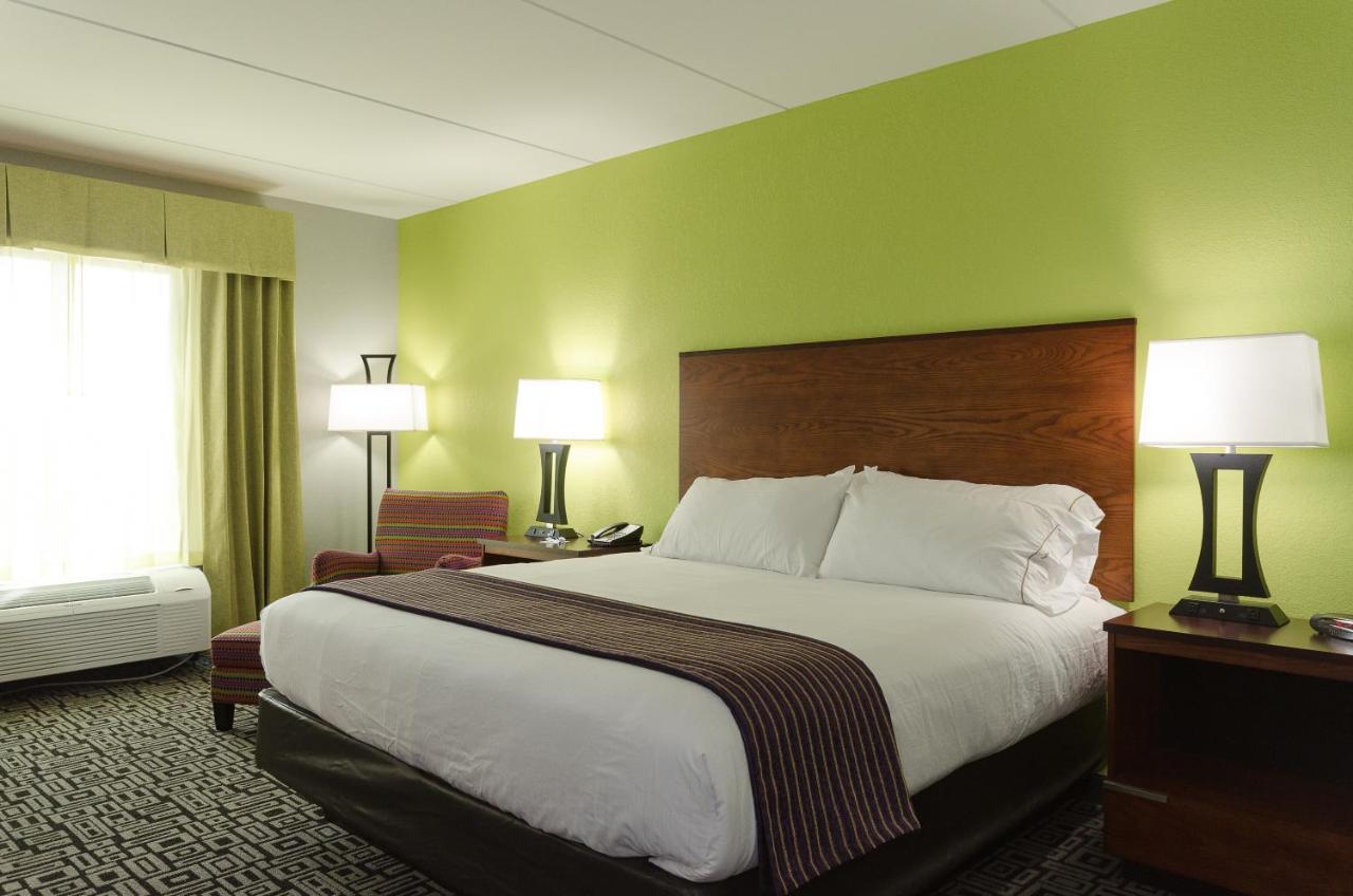Holiday Inn Express Hickory - Hickory Mart By Ihg Luaran gambar