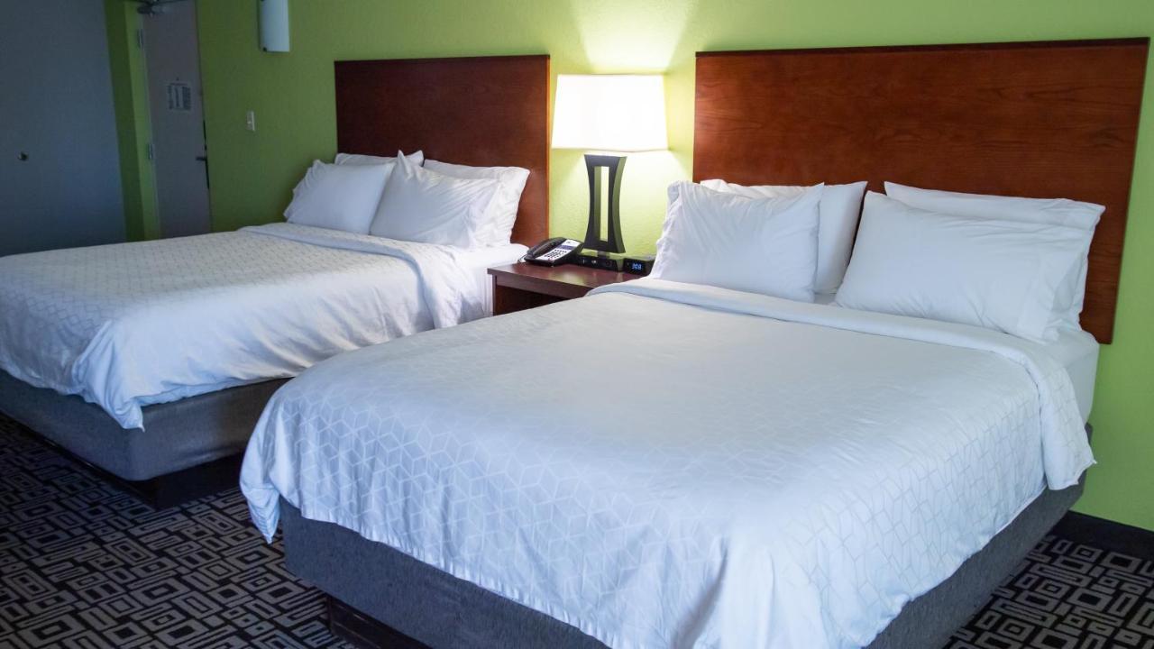 Holiday Inn Express Hickory - Hickory Mart By Ihg Luaran gambar
