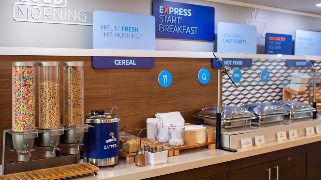 Holiday Inn Express Hickory - Hickory Mart By Ihg Luaran gambar