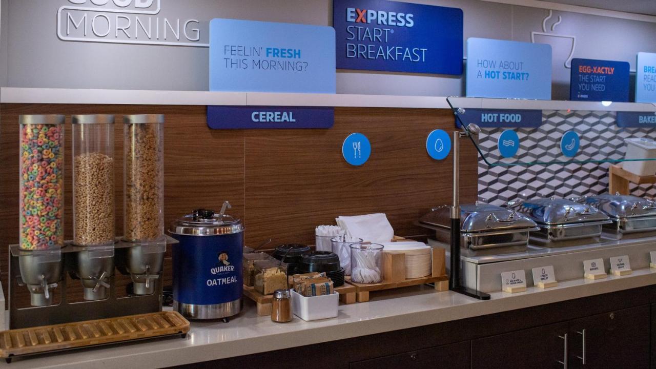 Holiday Inn Express Hickory - Hickory Mart By Ihg Luaran gambar